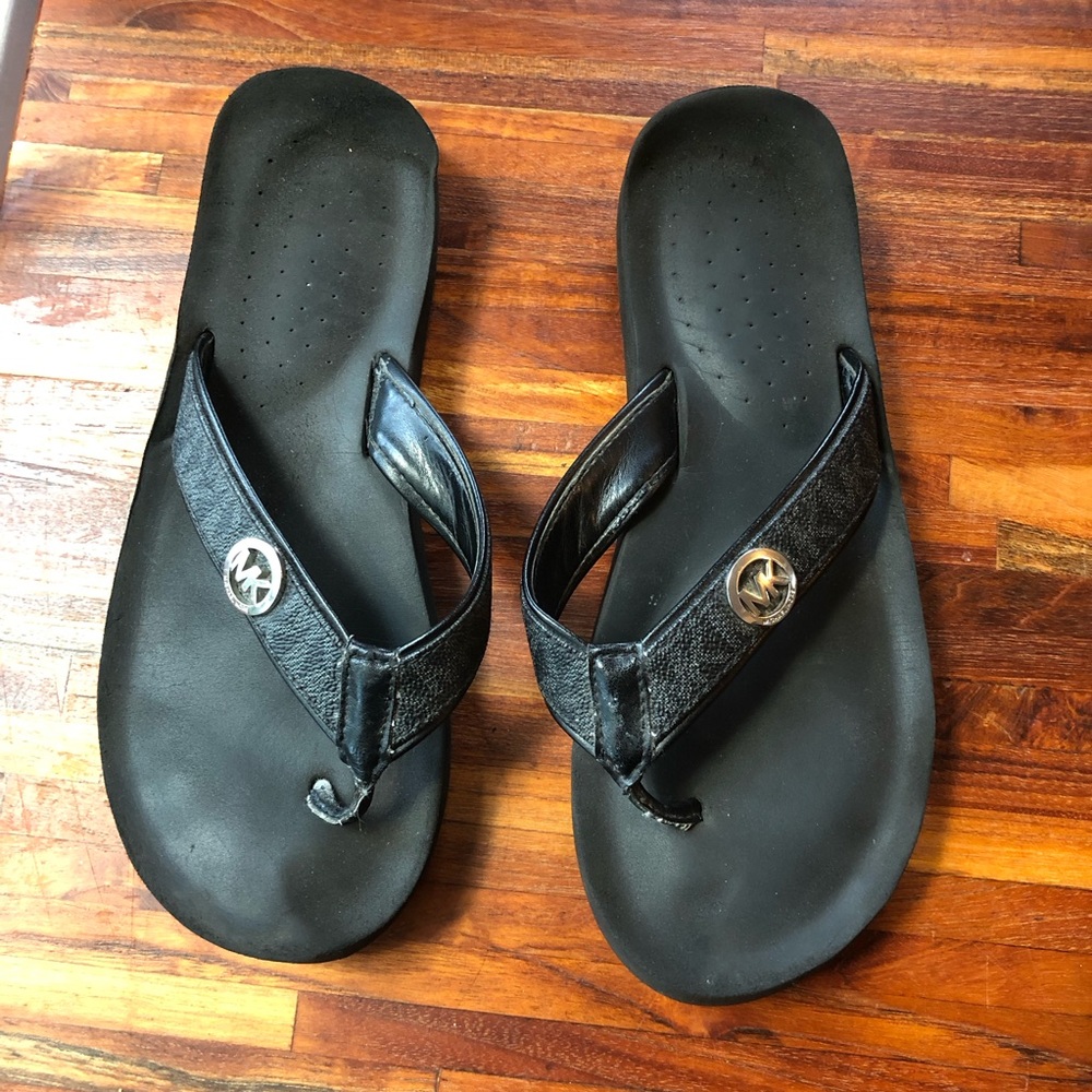 Michael Kors Black Platform Glitter Flip Flops size 8